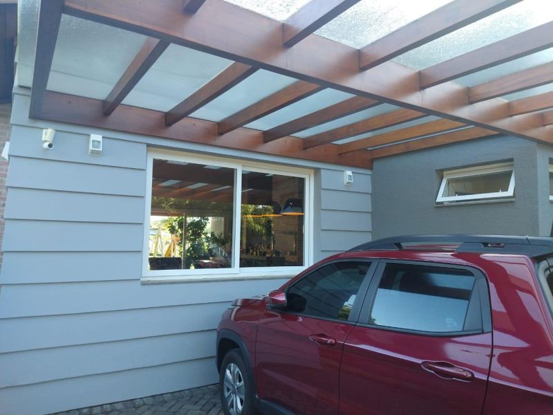 Casa com 5 banheiros e 250m² à venda no bairro Tucanos, Taquara