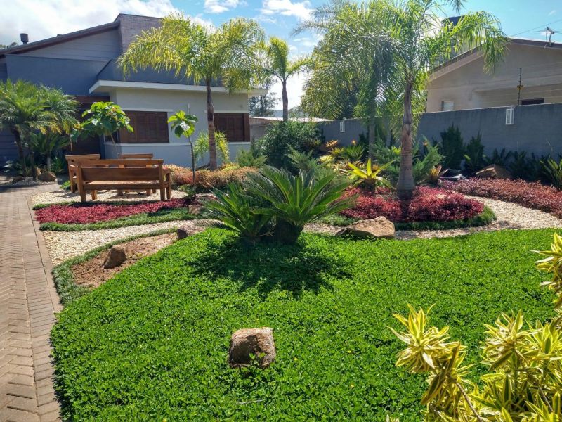 Casa com 5 banheiros e 250m² à venda no bairro Tucanos, Taquara