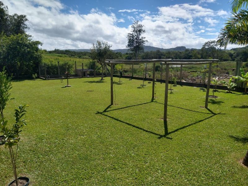 Casa com 5 banheiros e 250m² à venda no bairro Tucanos, Taquara