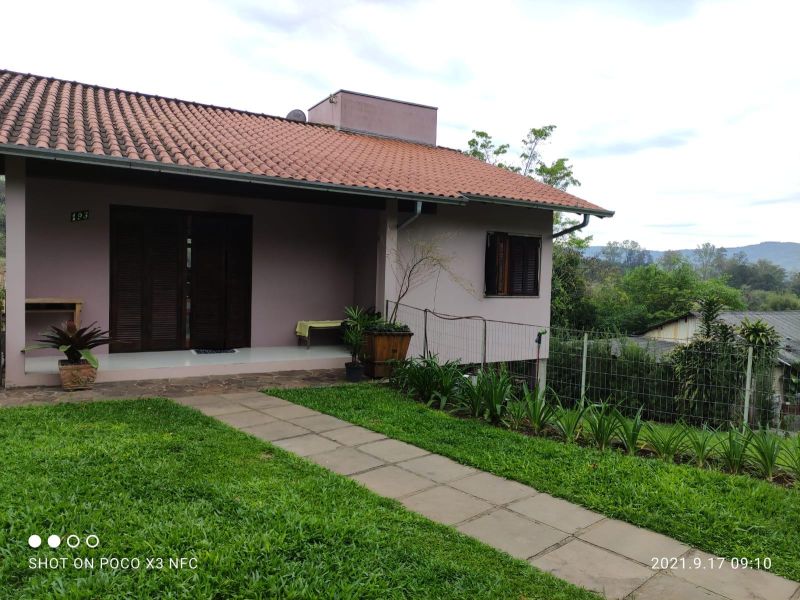 Casa com 2 quartos, 1 banheiro e 148m² à venda no bairro Tucanos, Taquara