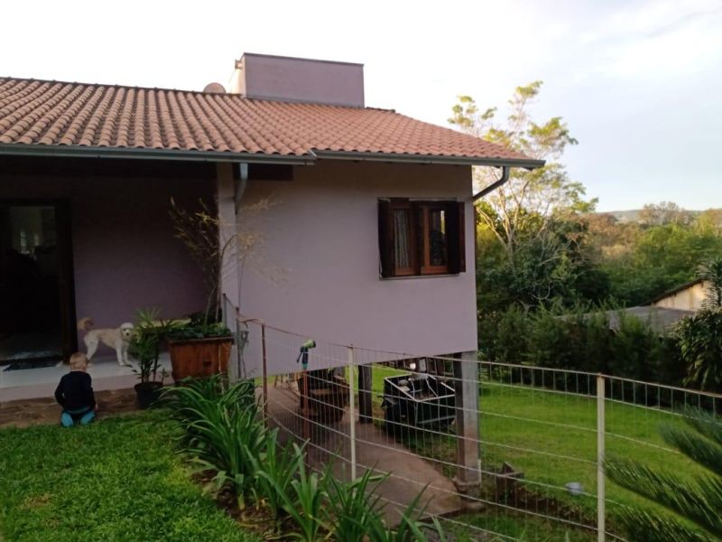 Casa com 2 quartos, 1 banheiro e 148m² à venda no bairro Tucanos, Taquara