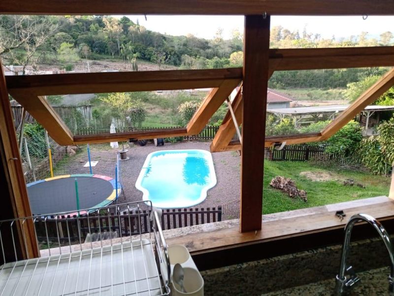 Casa com 2 quartos, 1 banheiro e 148m² à venda no bairro Tucanos, Taquara