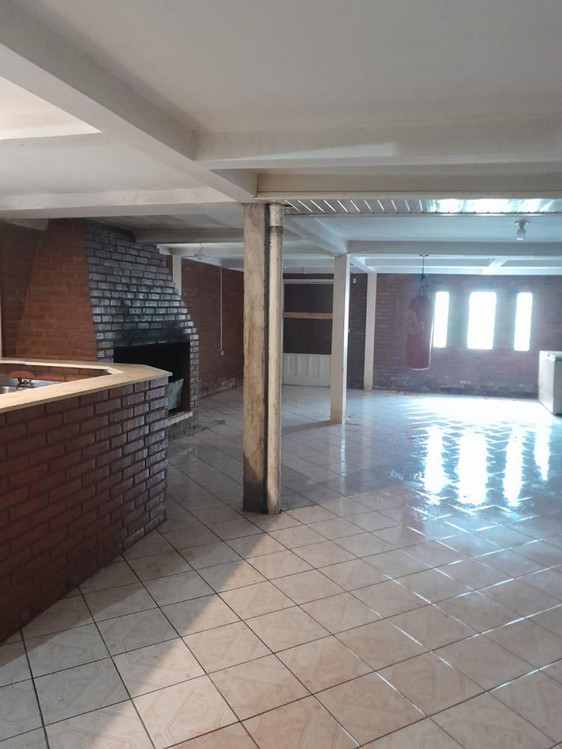 Sítio com 3 quartos, 3 banheiros e 400m² à venda no bairro Km 4, Taquara