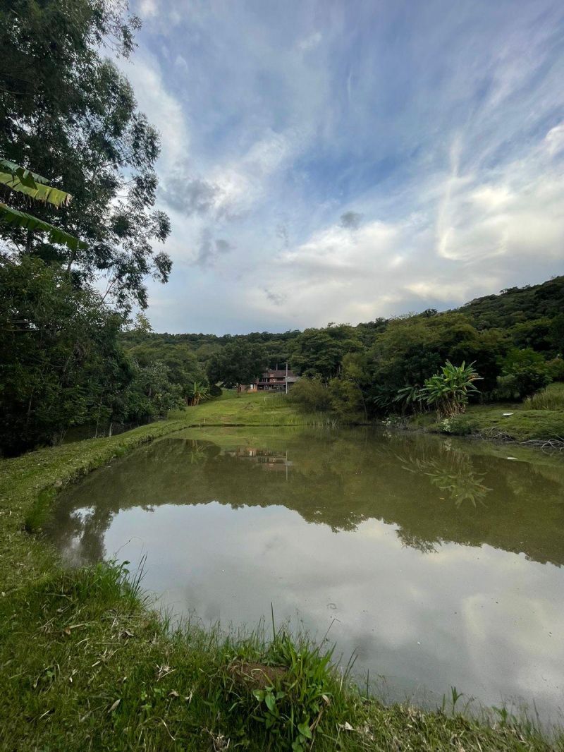 Sítio com 3 quartos, 3 banheiros e 400m² à venda no bairro Km 4, Taquara