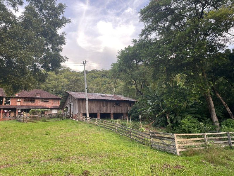 Sítio com 3 quartos, 3 banheiros e 400m² à venda no bairro Km 4, Taquara