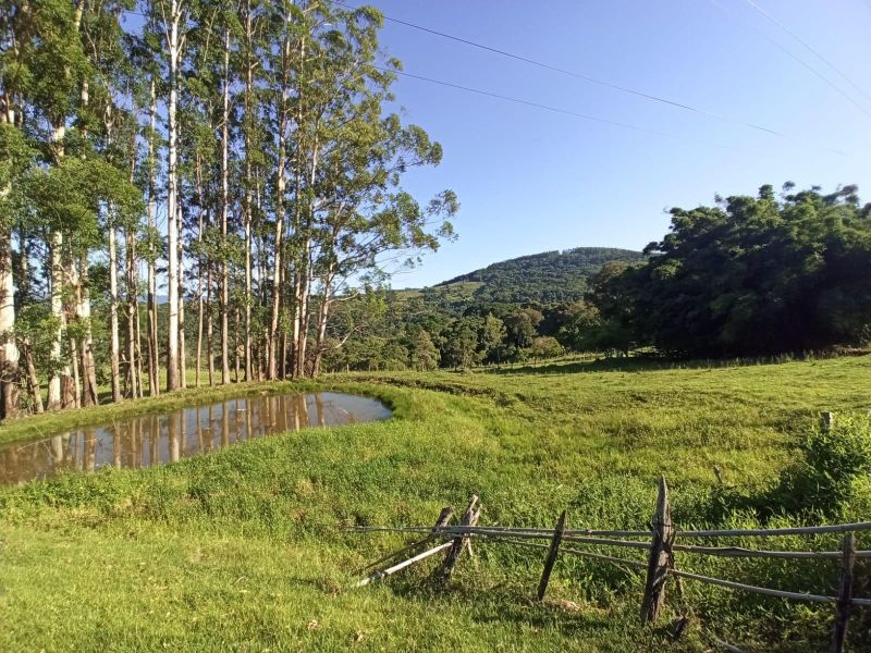 Sítio com 3 quartos, 2 banheiros e 110m² à venda no bairro Km 4, Taquara