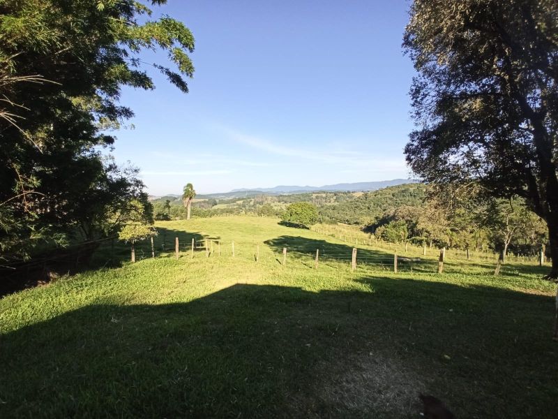 Sítio com 3 quartos, 2 banheiros e 110m² à venda no bairro Km 4, Taquara
