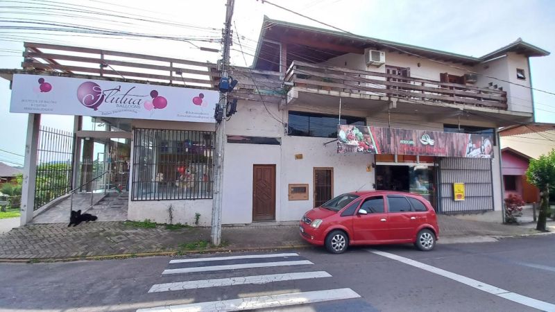 Prédio com 3 quartos e 1 banheiro à venda no bairro Laranjeiras, Parobe