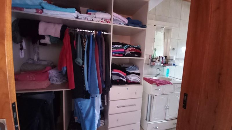 Prédio com 3 quartos e 1 banheiro à venda no bairro Laranjeiras, Parobe