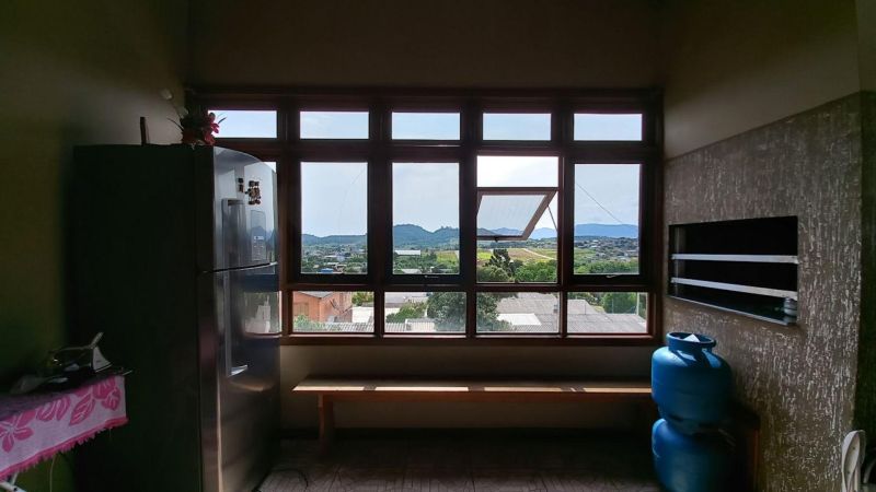 Prédio com 3 quartos e 1 banheiro à venda no bairro Laranjeiras, Parobe