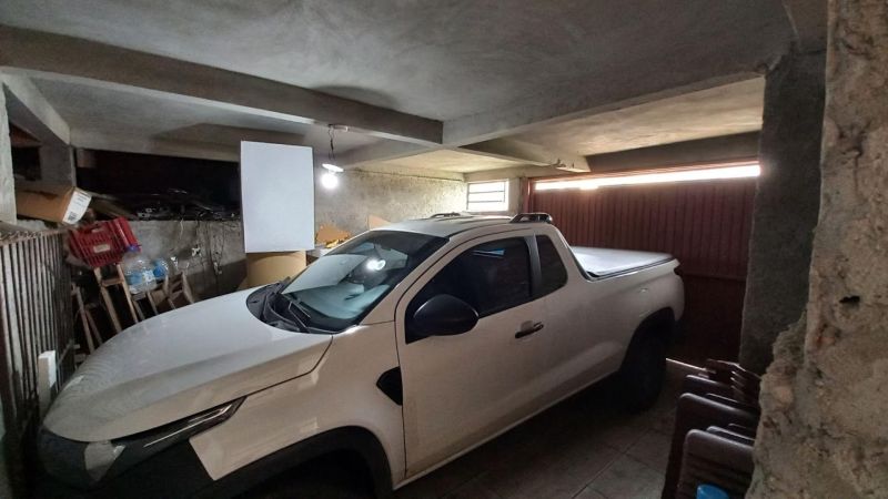 Prédio com 3 quartos e 1 banheiro à venda no bairro Laranjeiras, Parobe