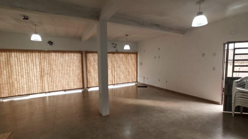 Casa com 3 quartos, 5 banheiros e 270m² à venda no bairro Empresa, Taquara