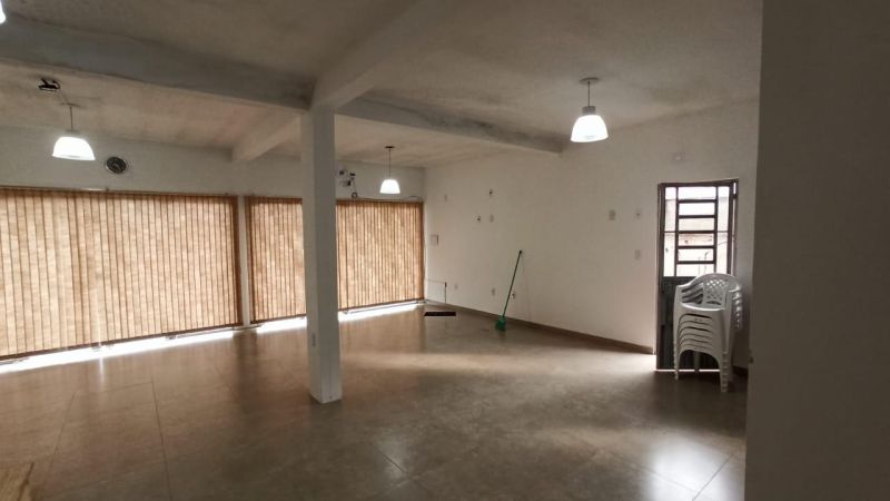 Casa com 3 quartos, 5 banheiros e 270m² à venda no bairro Empresa, Taquara
