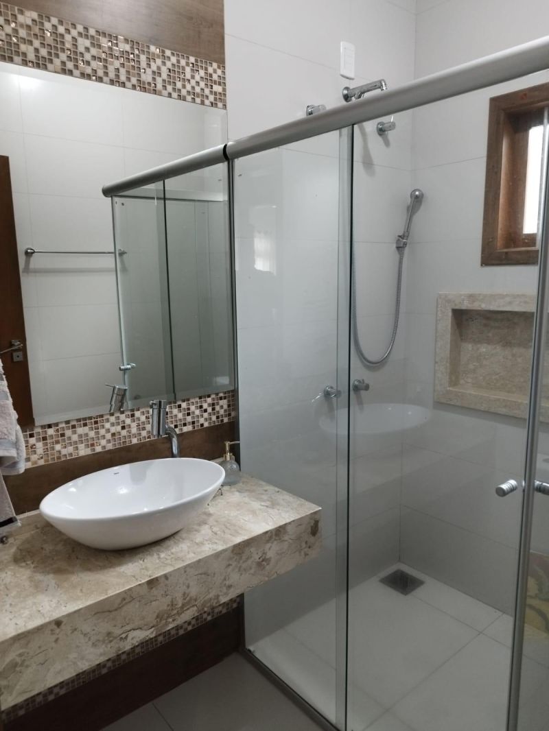 Casa com 3 quartos, 3 banheiros e 165m² à venda no bairro Empresa, Taquara