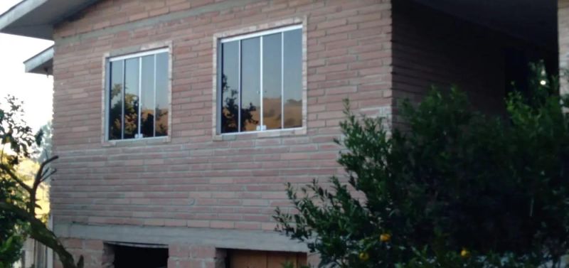Pavilhao com 3 quartos, 2 banheiros e 400m² à venda no bairro Fazenda Fialho, Taquara