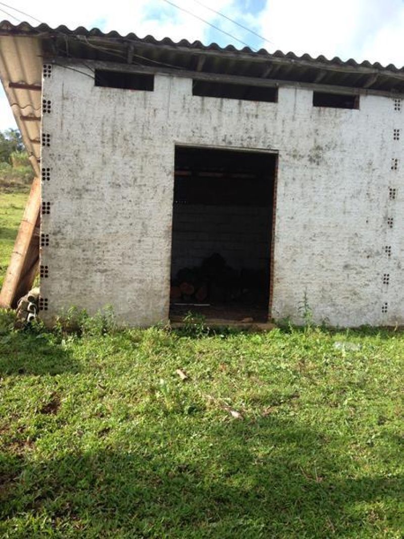 Sítio com 2 quartos e 2 banheiros à venda no bairro Fazenda Fialho, Taquara