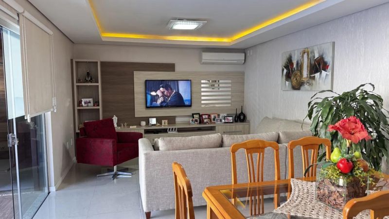 Casa com 2 quartos e 2 banheiros à venda no bairro Morro do Leoncio, Taquara