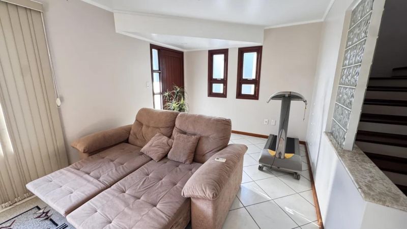 Casa com 2 quartos e 2 banheiros à venda no bairro Morro do Leoncio, Taquara