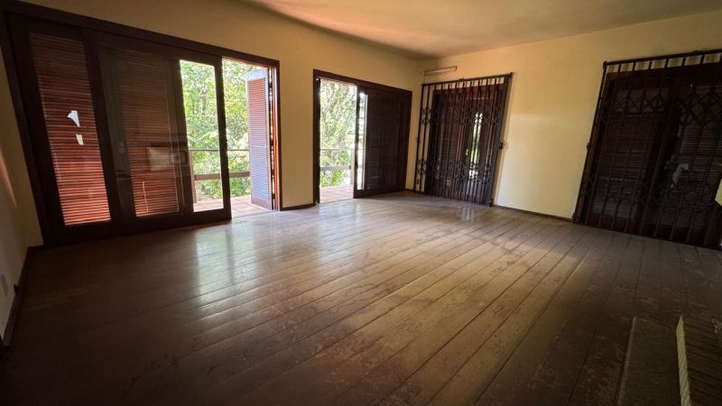 Casa com 3 quartos, 3 banheiros e 296m² à venda no bairro Morro do Leoncio, Taquara