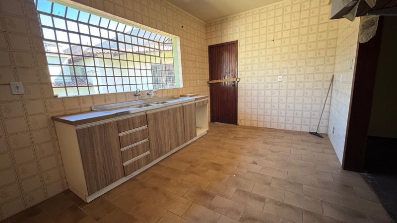 Casa com 3 quartos, 3 banheiros e 296m² à venda no bairro Morro do Leoncio, Taquara