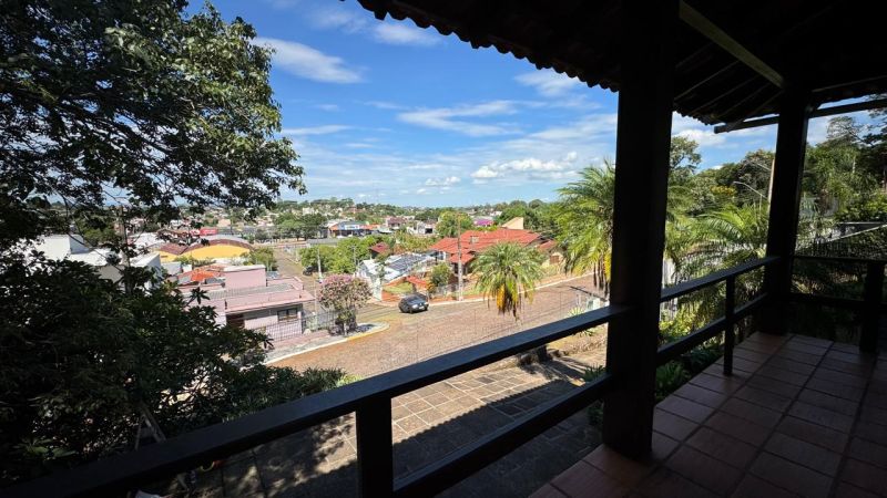 Casa com 3 quartos, 3 banheiros e 296m² à venda no bairro Morro do Leoncio, Taquara
