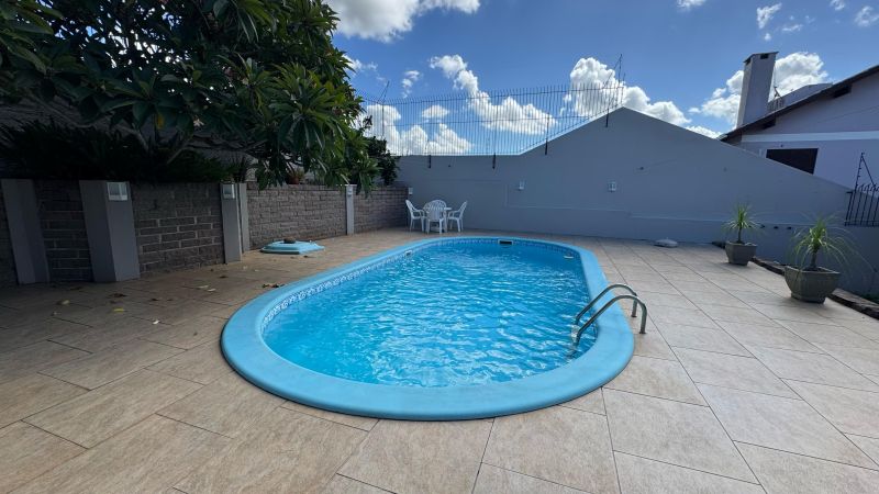 Casa com 4 quartos, 3 banheiros e 276m² à venda no bairro Morro do Leoncio, Taquara