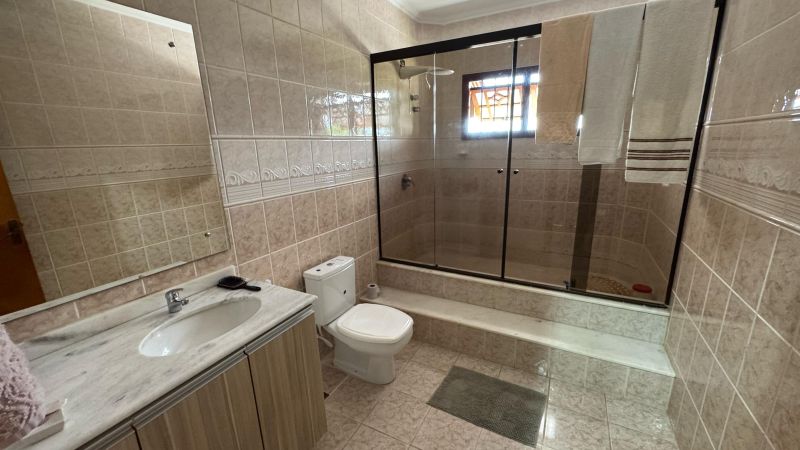 Casa com 4 quartos, 3 banheiros e 276m² à venda no bairro Morro do Leoncio, Taquara