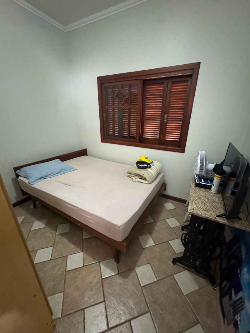Casa com 4 quartos, 3 banheiros e 276m² à venda no bairro Morro do Leoncio, Taquara