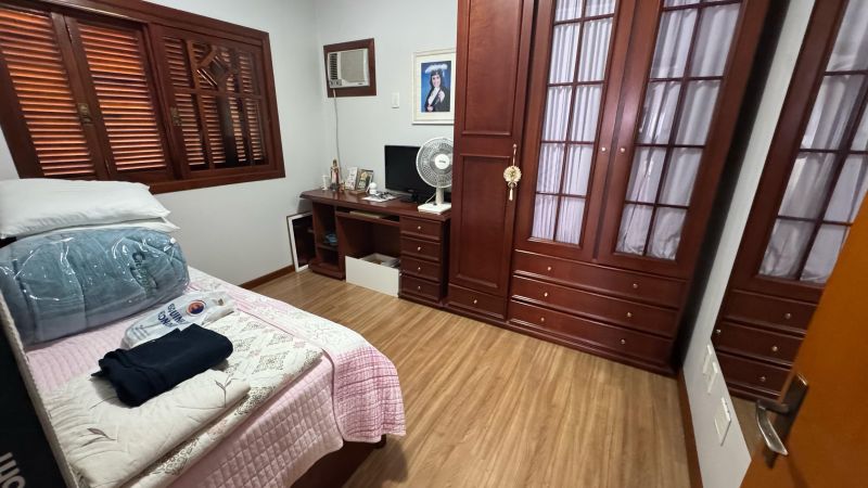 Casa com 4 quartos, 3 banheiros e 276m² à venda no bairro Morro do Leoncio, Taquara