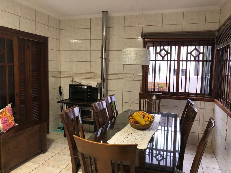 Casa com 4 quartos, 3 banheiros e 276m² à venda no bairro Morro do Leoncio, Taquara