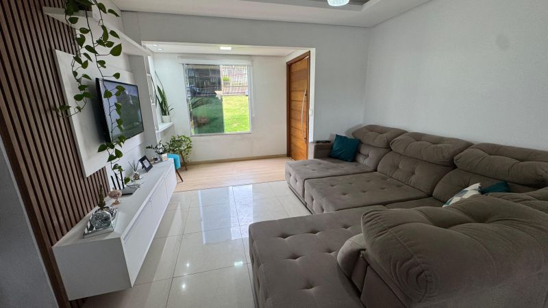 Casa com 2 quartos, 3 banheiros e 235m² à venda no bairro Morro do Leoncio, Taquara