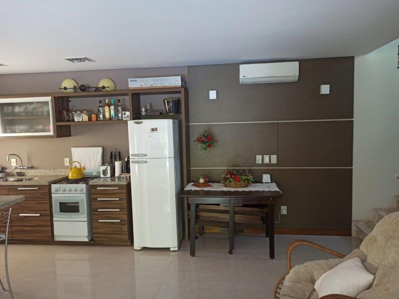 Casa com 2 quartos, 4 banheiros e 302m² à venda no bairro Morro do Leoncio, Taquara