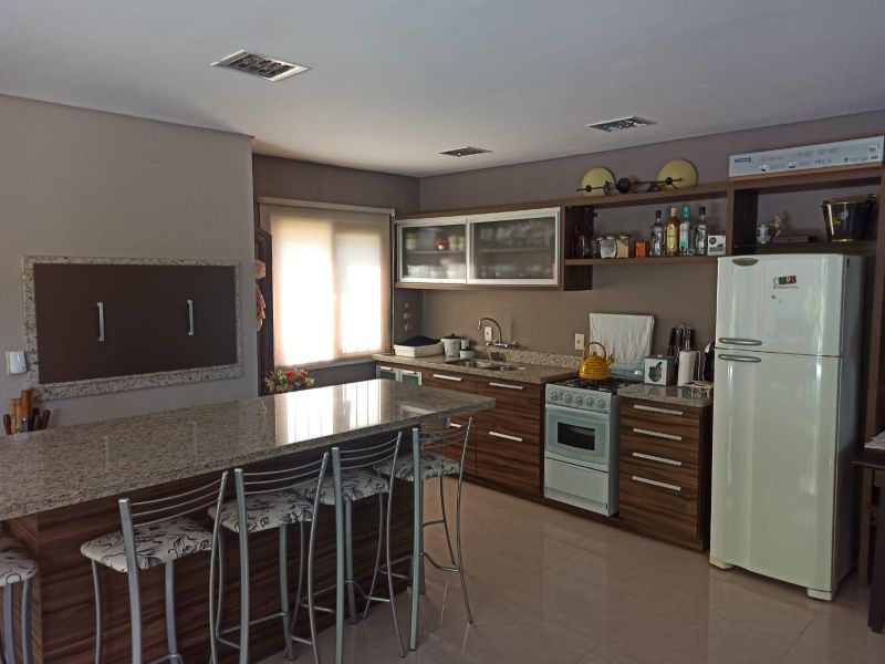 Casa com 2 quartos, 4 banheiros e 302m² à venda no bairro Morro do Leoncio, Taquara
