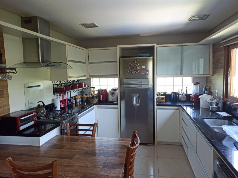 Casa com 2 quartos, 4 banheiros e 302m² à venda no bairro Morro do Leoncio, Taquara
