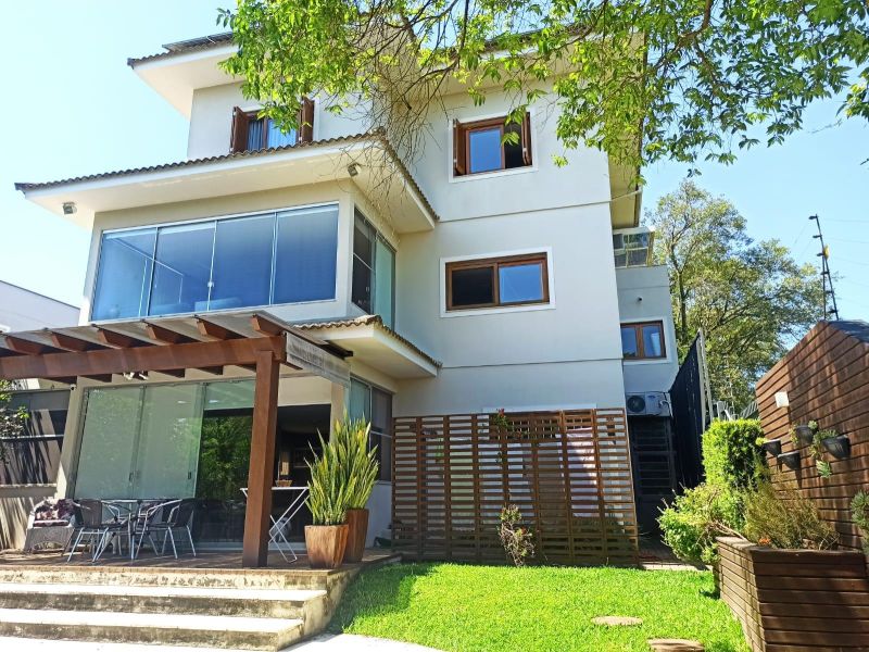 Casa com 2 quartos, 4 banheiros e 302m² à venda no bairro Morro do Leoncio, Taquara