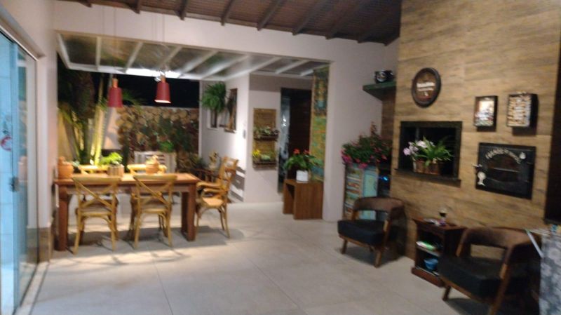 Casa com 3 quartos, 4 banheiros e 250m² à venda no bairro Morro do Leoncio, Taquara