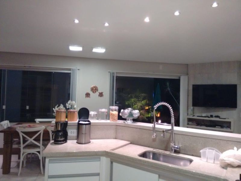 Casa com 3 quartos, 4 banheiros e 250m² à venda no bairro Morro do Leoncio, Taquara