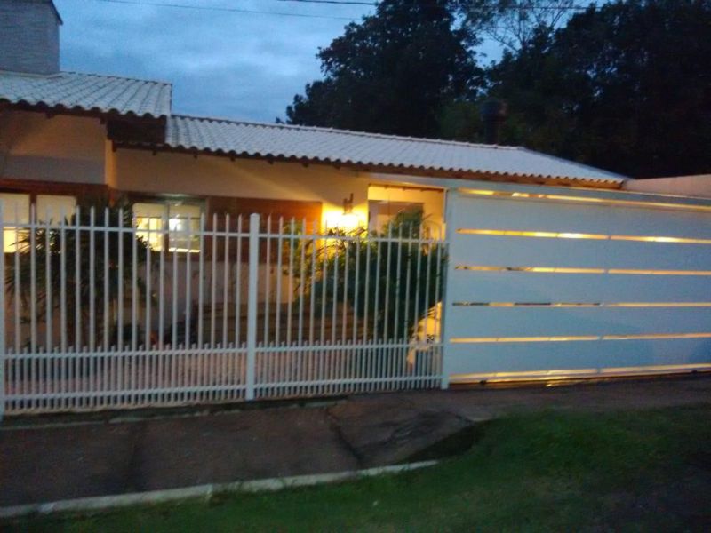 Casa com 3 quartos, 4 banheiros e 250m² à venda no bairro Morro do Leoncio, Taquara