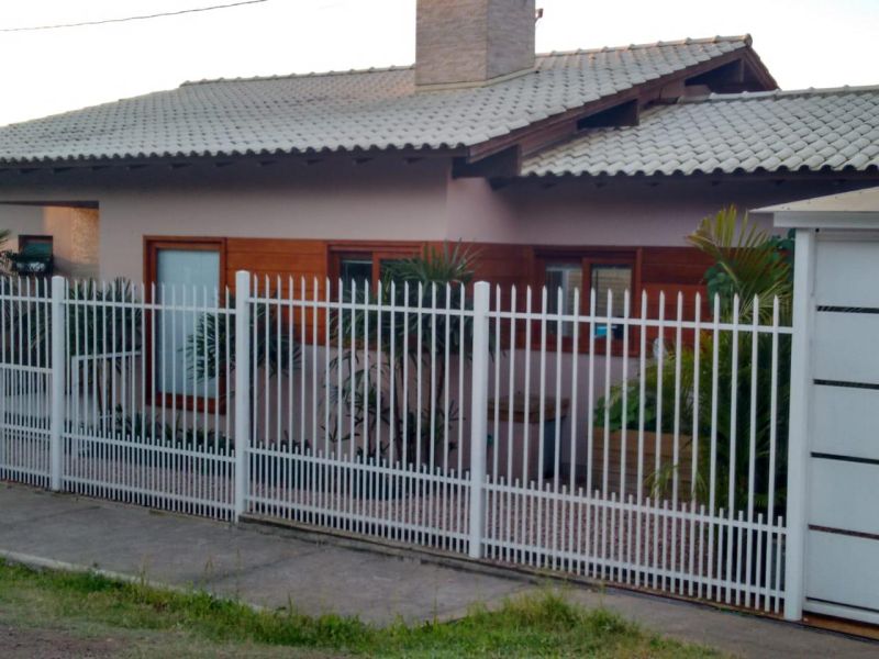 Casa com 3 quartos, 4 banheiros e 250m² à venda no bairro Morro do Leoncio, Taquara