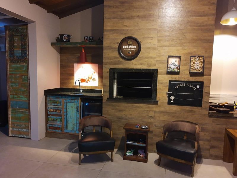 Casa com 3 quartos, 4 banheiros e 250m² à venda no bairro Morro do Leoncio, Taquara
