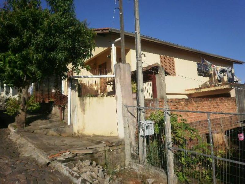 Casa com 5 quartos, 2 banheiros e 138m² à venda no bairro Cruzeiro do Sul, Taquara