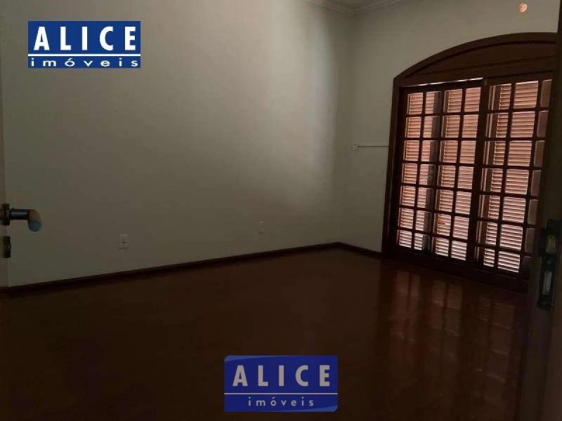 Casa em Avenida Das Nacoes bairro Guarujá