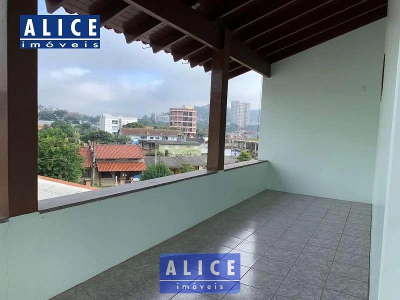Casa em Avenida Das Nacoes bairro Guarujá