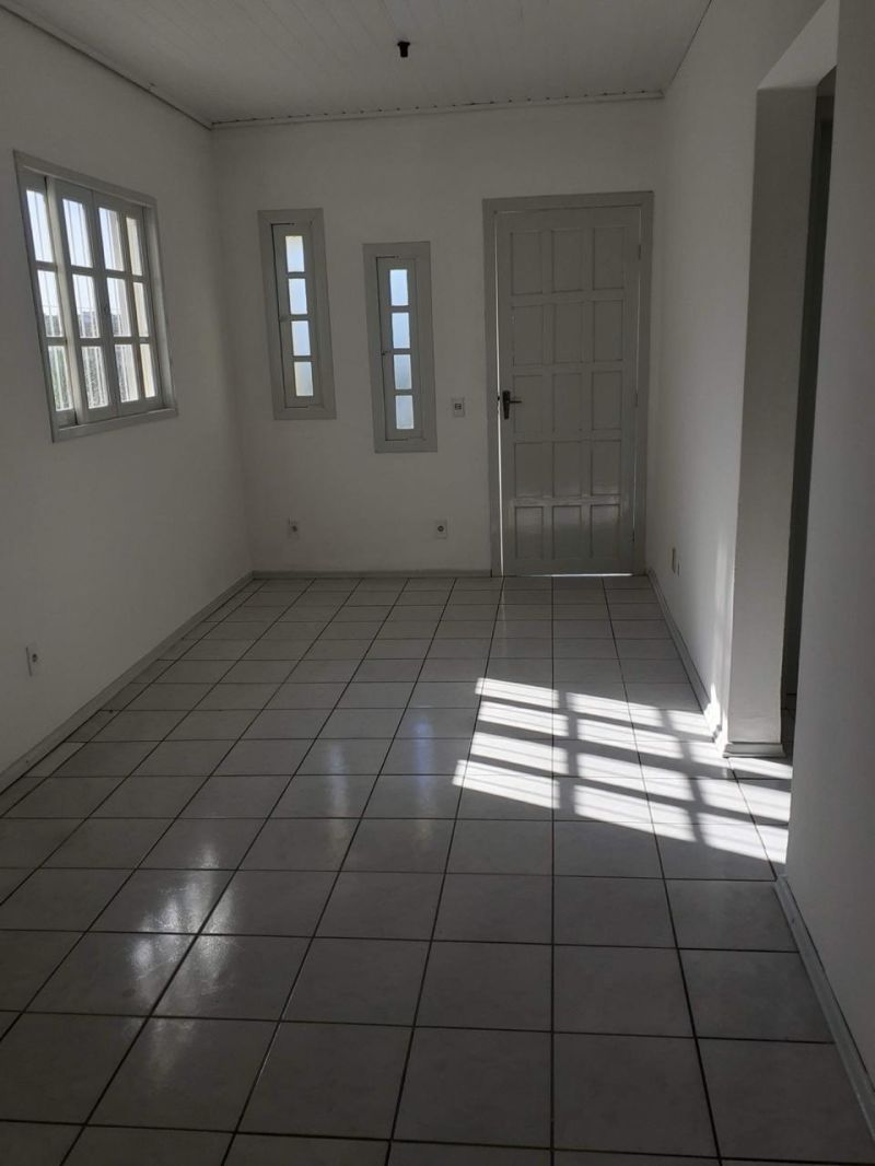 Casa com 2 quartos, 1 banheiro e 110m² à venda no bairro Mundo Novo, Taquara