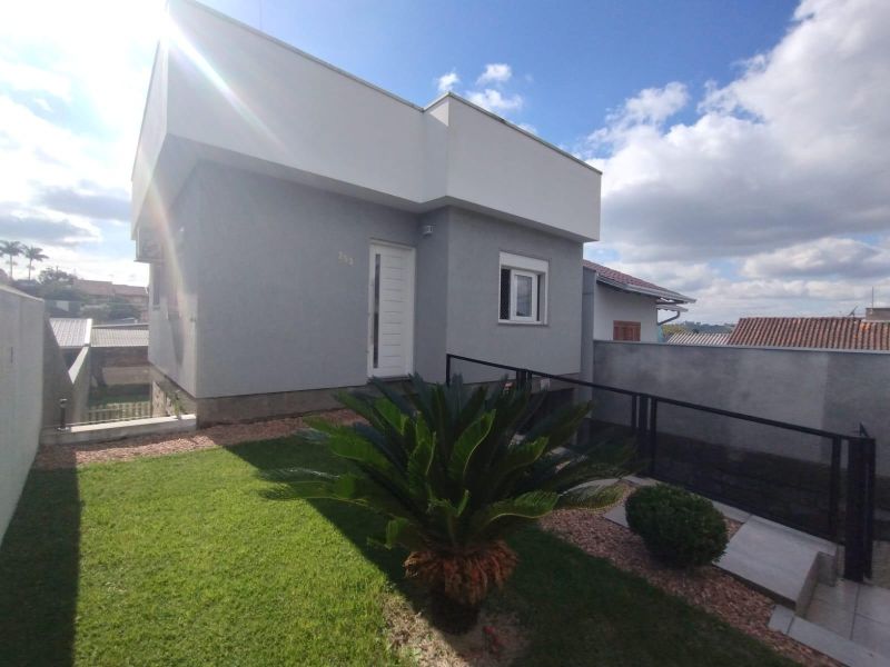 Casa com 3 quartos, 2 banheiros e 108m² à venda no bairro Mundo Novo, Taquara