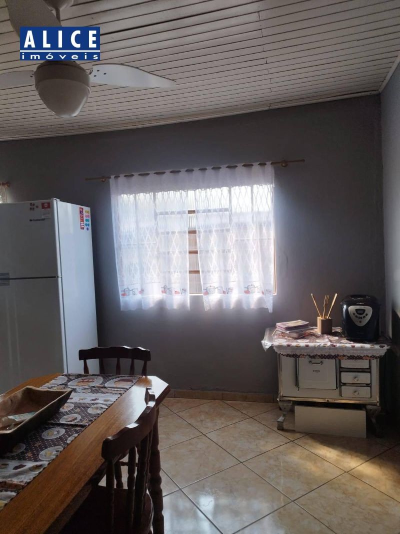 Casa com 4 quartos e 1 banheiro à venda no bairro Mundo Novo, Taquara