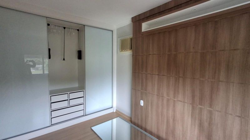 Apartamento com 2 quartos, 2 banheiros e 74m² à venda no bairro Sagrada Familia, Taquara