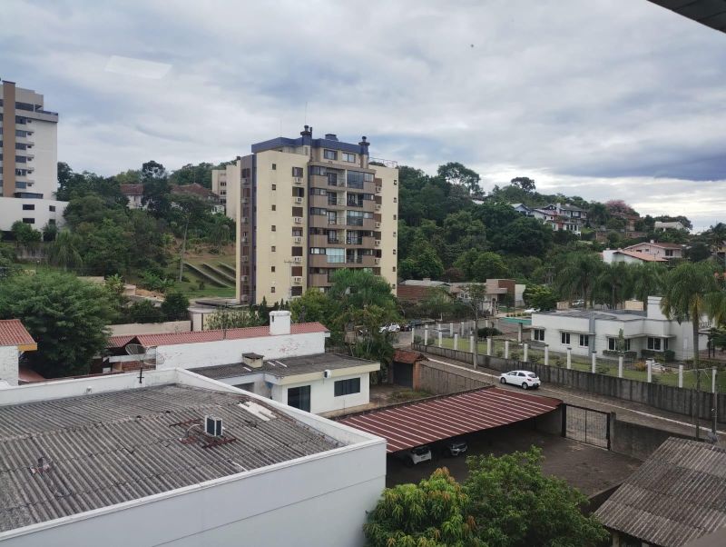 Sala com 1 banheiro e 50m² à venda no bairro Sagrada Familia, Taquara