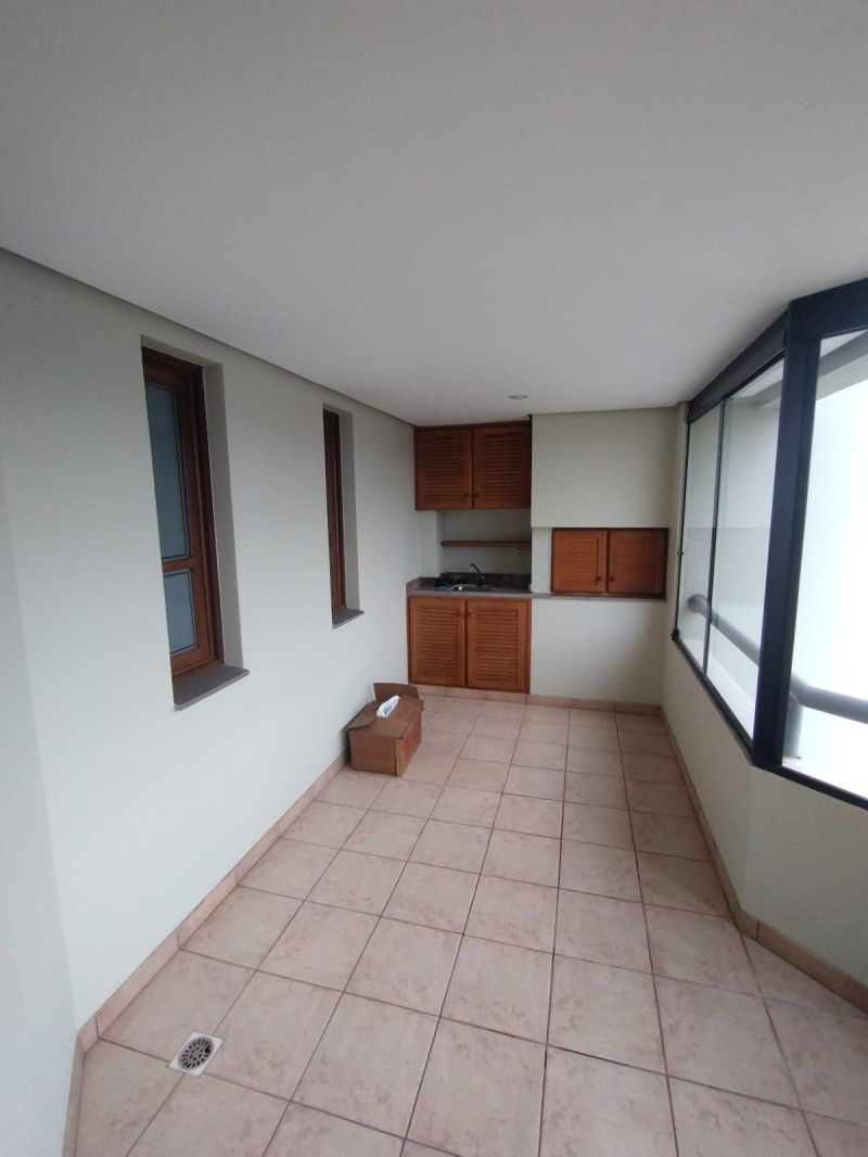 Apartamento com 3 quartos, 2 banheiros e 135m² à venda no bairro Sagrada Familia, Taquara