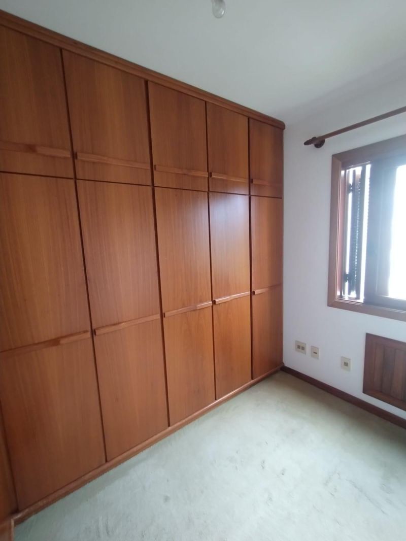 Apartamento com 3 quartos, 2 banheiros e 135m² à venda no bairro Sagrada Familia, Taquara